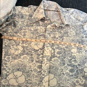 Gorgeous fitted Floral Patterned Vintage Poly Shirt